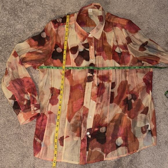 Gorgeous Floral Sheer Button Down Top! - Picture 9 of 10